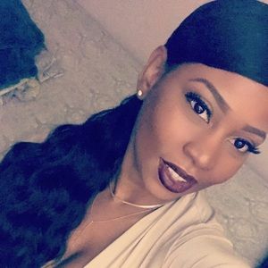 Meet your Posher, Janine